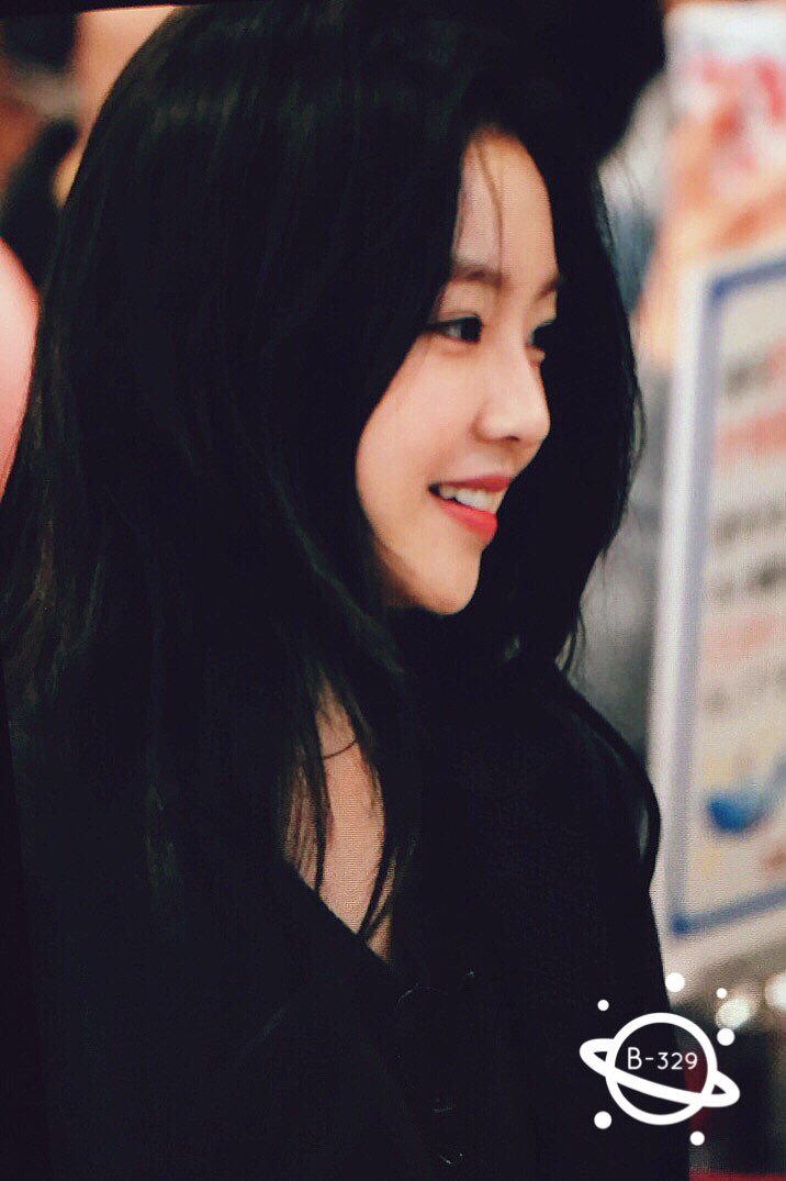 오전에 따숩게 옷 챙겨입고 출국한 레드벨벳 공항 프리뷰 | 인스티즈