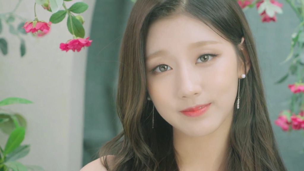 [러블리즈] 삐져나온 코털을 정리해서 예인이 | 인스티즈