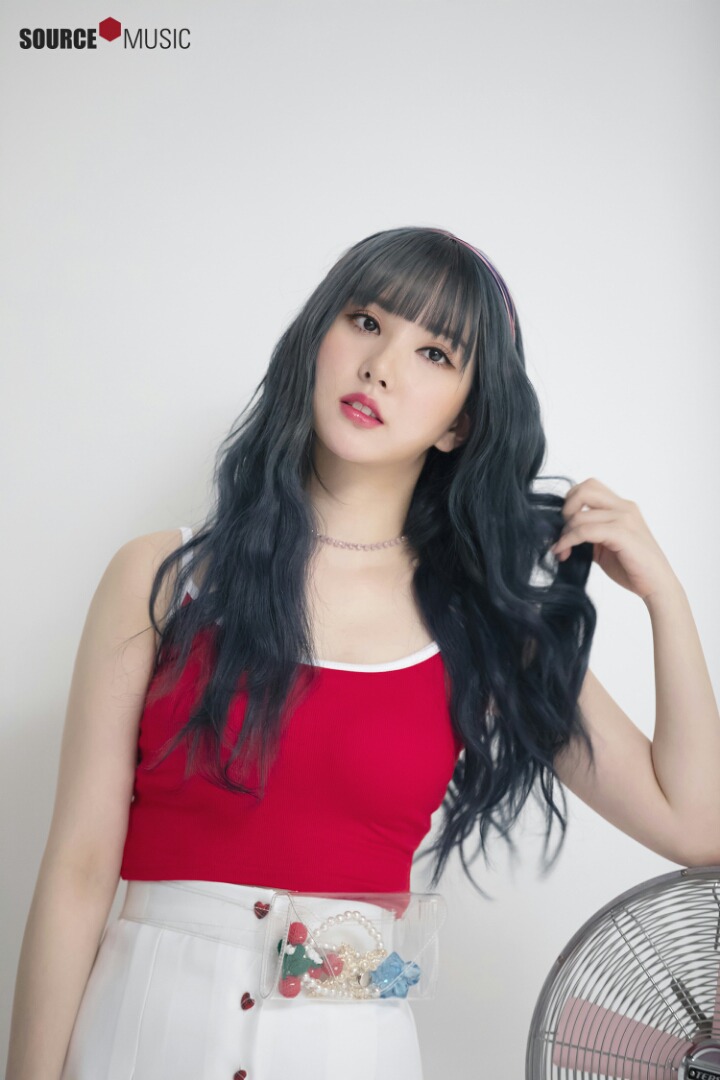 여자친구 여름여름해 자켓사진 촬영 비하인드컷.jpg | 인스티즈