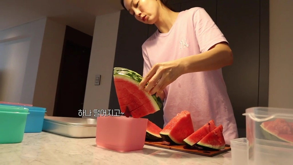 문가든씨가 알려주는 수박 조각 보관하려고 자를때 꿀팁 | 인스티즈