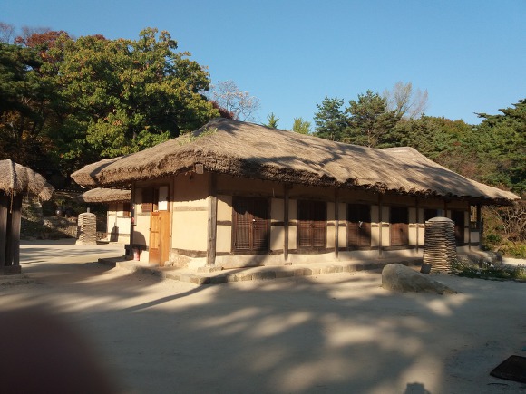 청춘여관 이미지