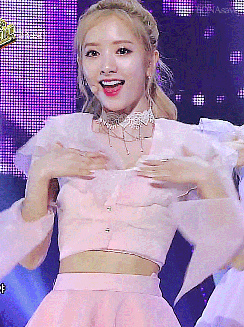 우주소녀 보나 금발머리 시절.gif | 인스티즈