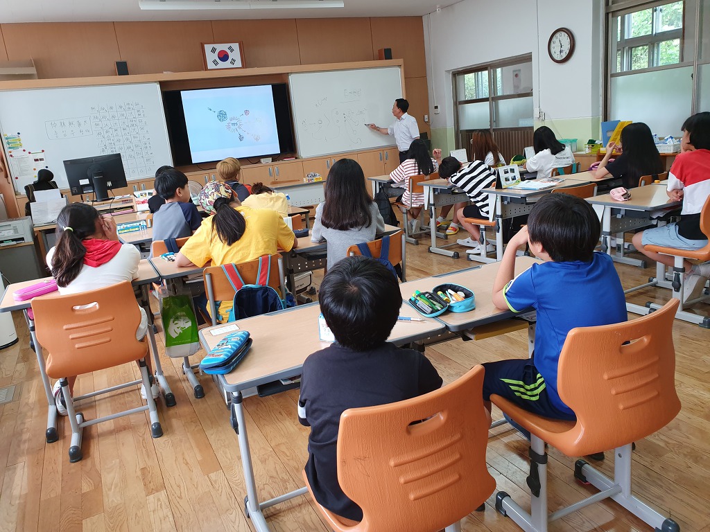 용정초등학교 이미지