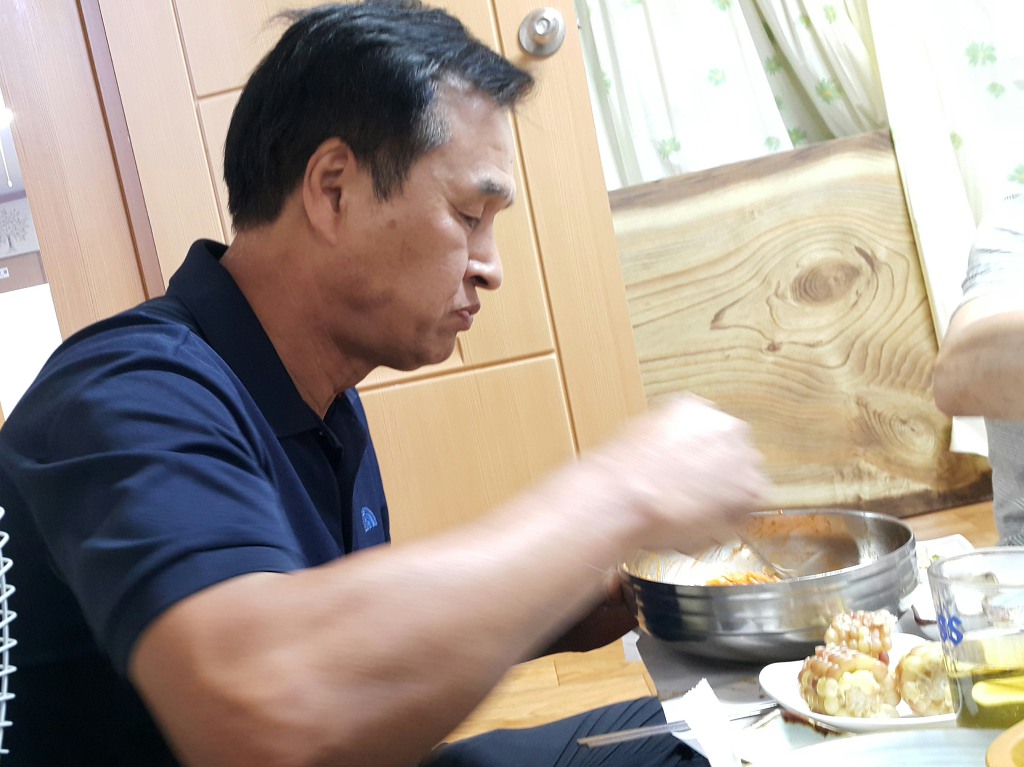 역전횟집 이미지