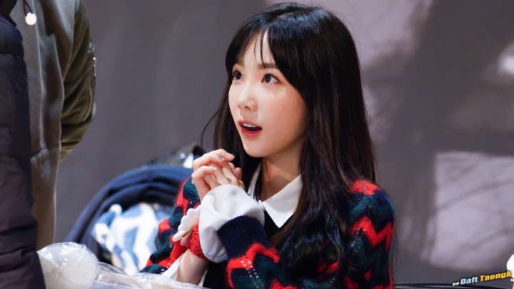 171217 태연 in 롯데월드몰 | 인스티즈