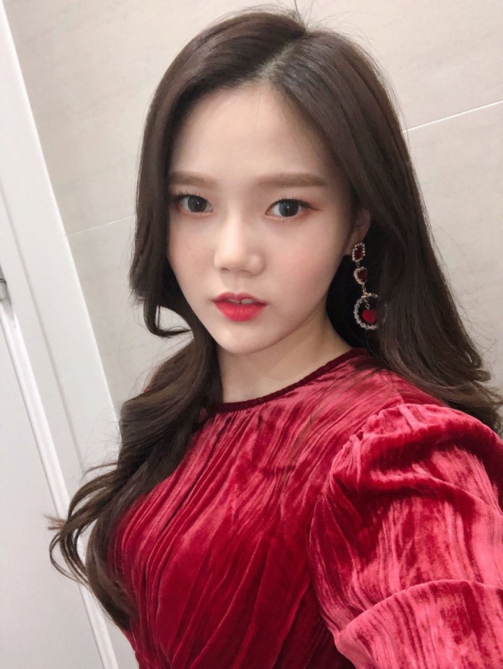 오마이걸 효정 3단 변신 | 인스티즈