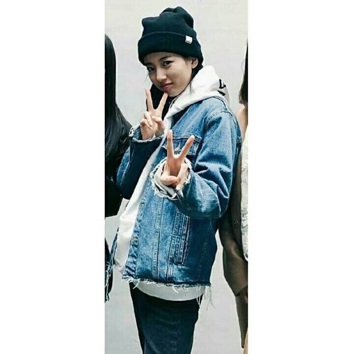 수지 특이한 패션.jpg | 인스티즈