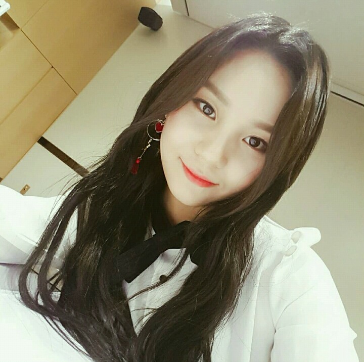 여자친구 엄지.insta | 인스티즈