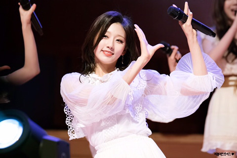 [러블리즈] 저녁에 에스프레소를 마셔서 잠이 오지 않을 것 같아 예인이 | 인스티즈