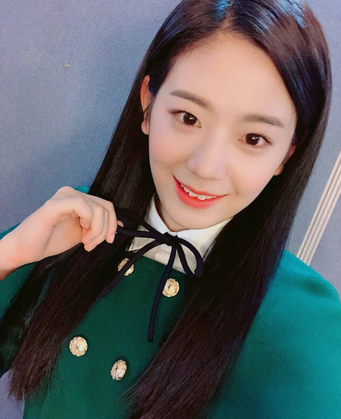 프듀48 지하철 광고판에 포스트잇으루 감사인사를 전한 프로미스 나인 장규리 | 인스티즈