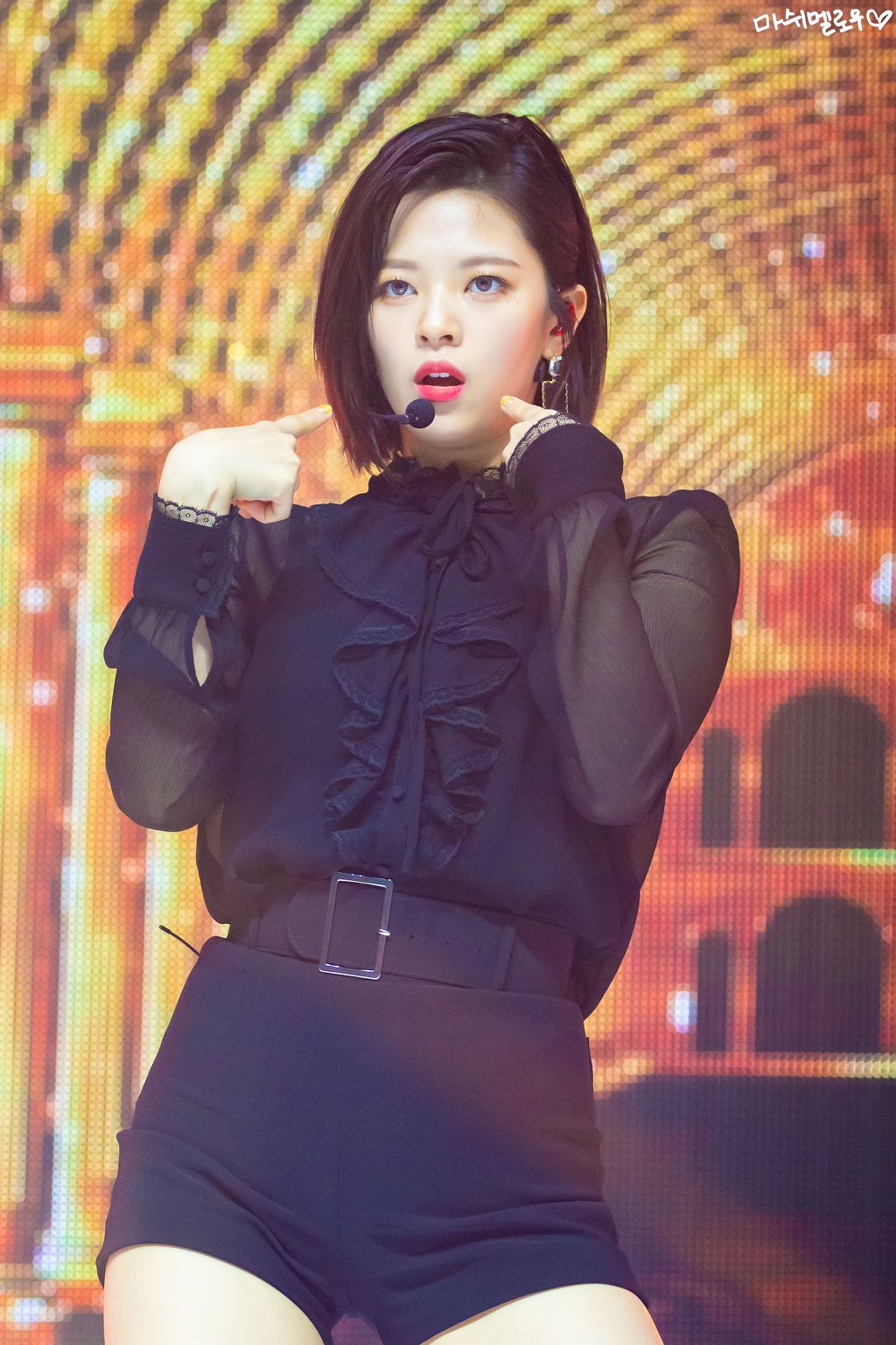 어제 Feel special 쇼케이스 유정연.jpg | 인스티즈