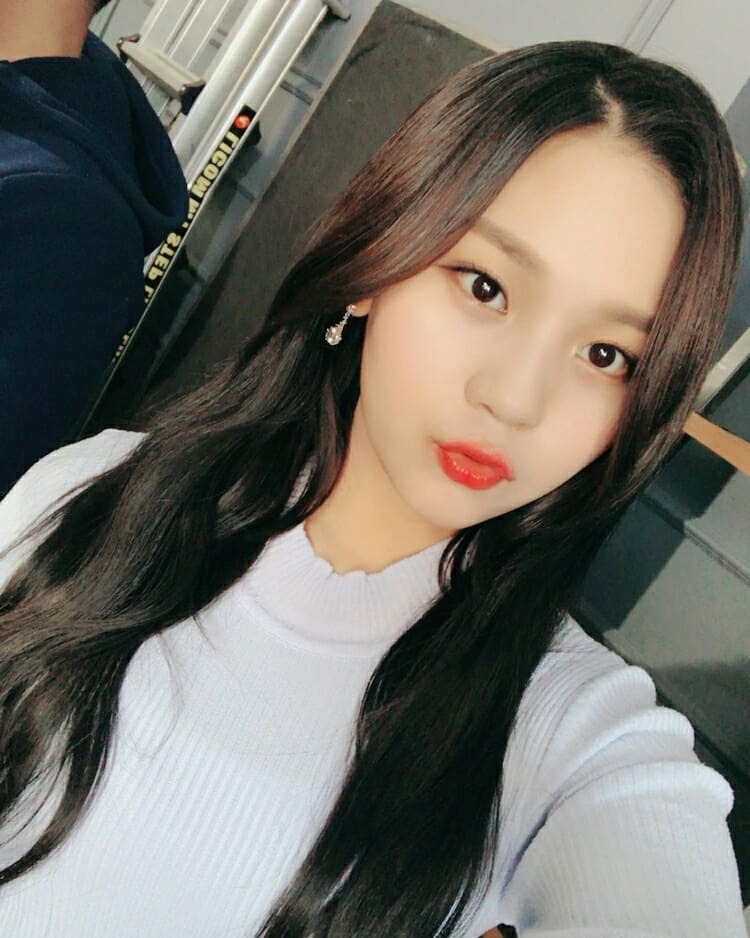 여자친구 엄지 | 인스티즈