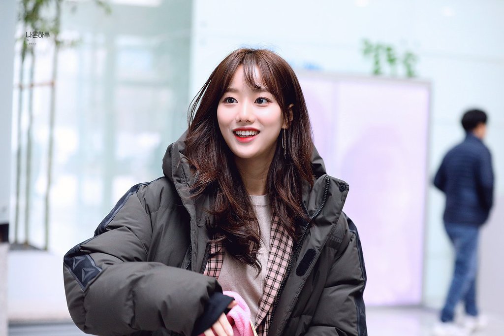 상큼하게 이쁜 에이프릴 이나은.jpgif | 인스티즈