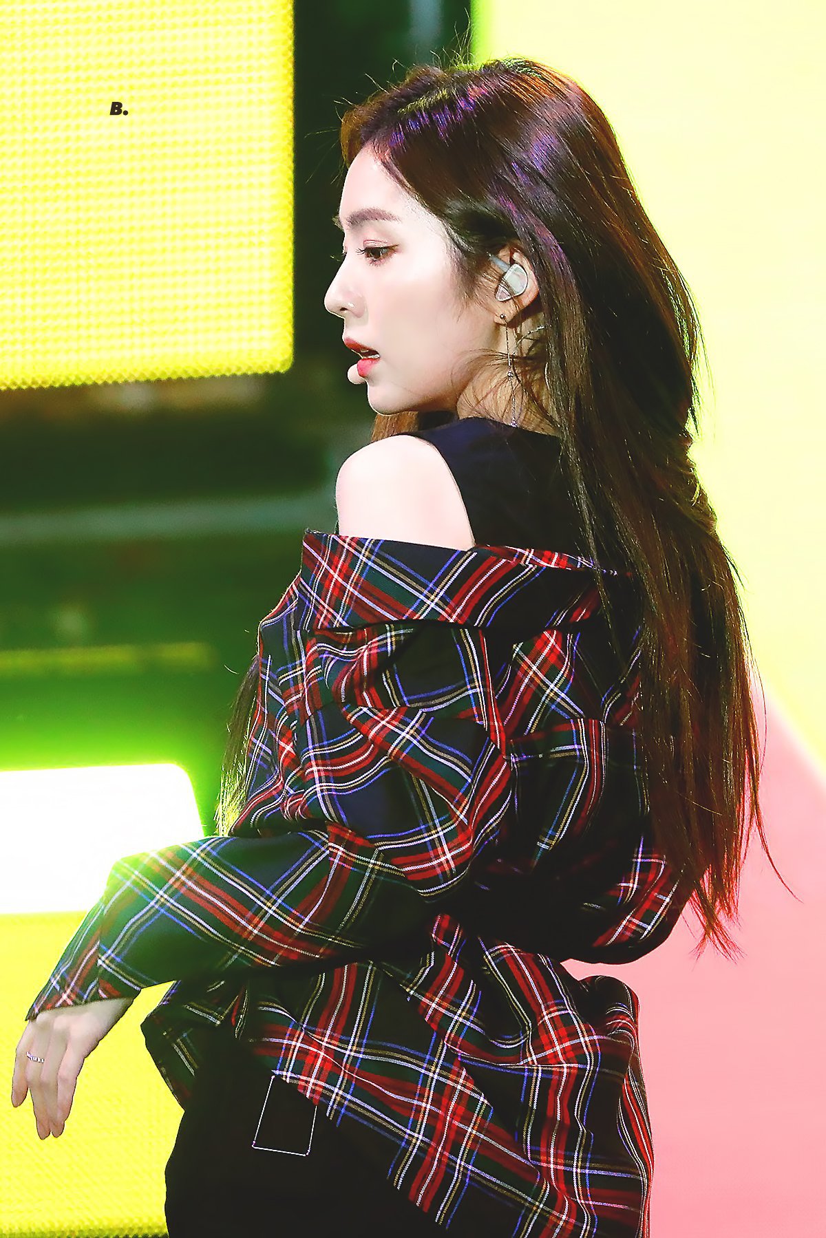 살랑살랑거리는 아이린.jpgif | 인스티즈