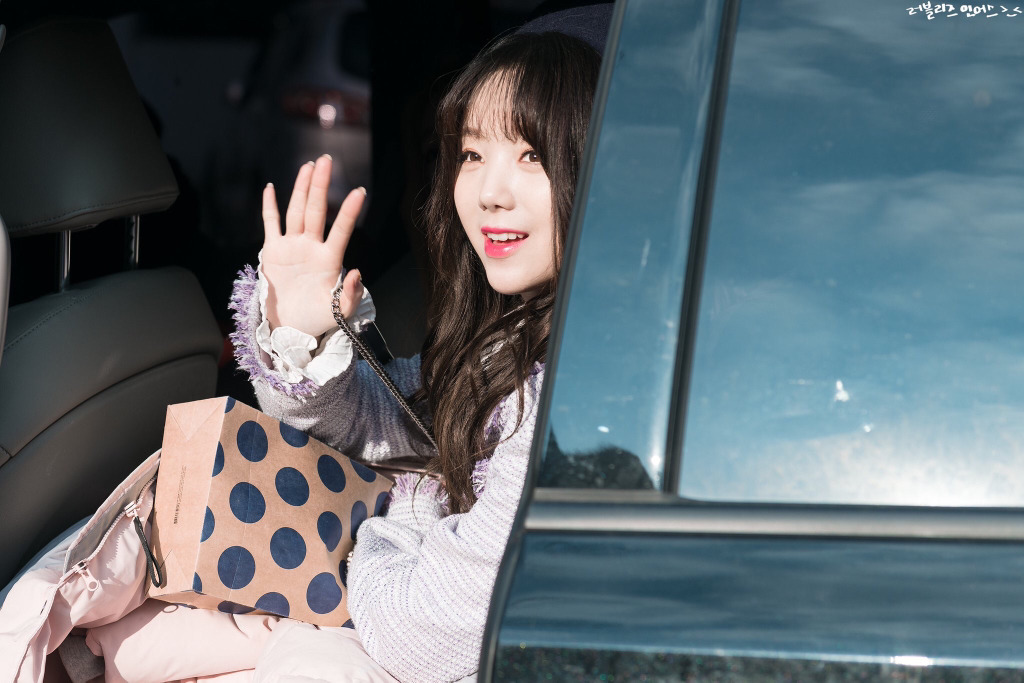 [러블리즈] 밥도 먹고 난로가에 앉으니 자연스레 졸음이 쏟아져서 케이 | 인스티즈