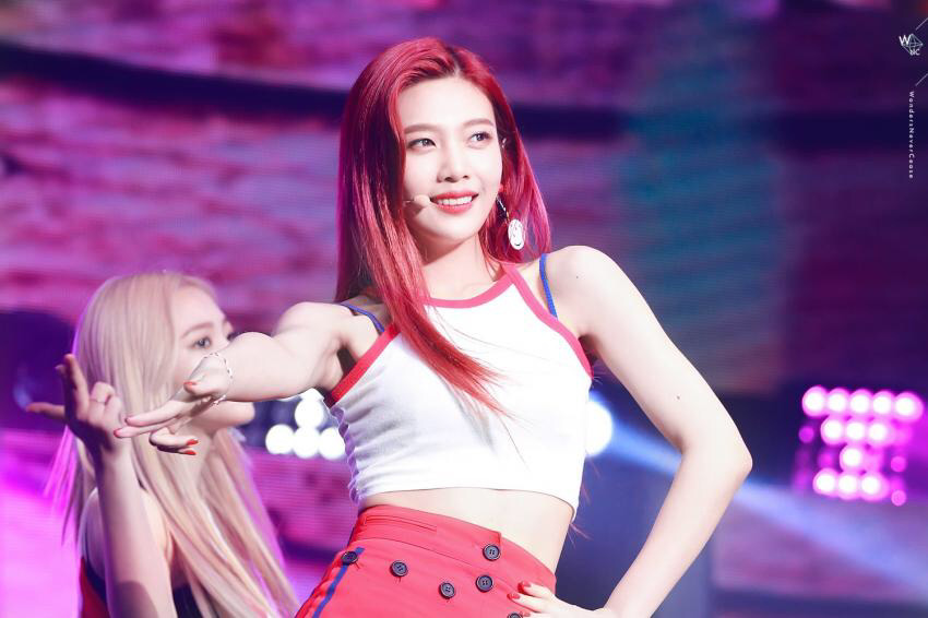 쇄골미녀 레드벨벳 조이 | 인스티즈