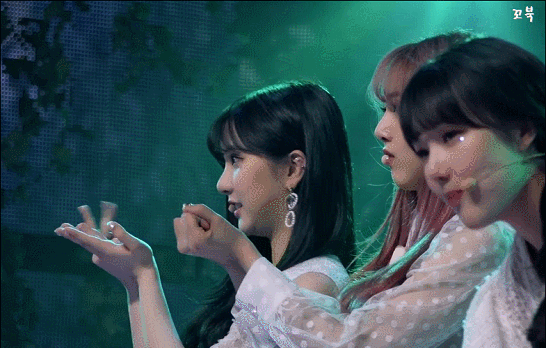 1년 사이에 많이 발전한 여자친구 은하.gif | 인스티즈