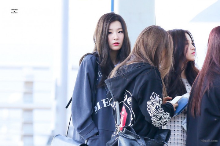 공항에서의 슬기.jpg | 인스티즈